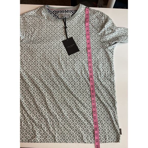 NWT Ted Baker Size 4 (8-10) Mid-Green Top Geometric - Picture 3 of 6